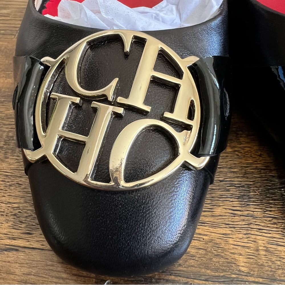 Carolina Herrera Black and Gold Heels - Picture 6 of 17